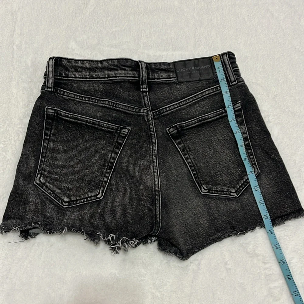 Lucky Brand distressed Mid Rise denim cut off jean shorts size 4/27 - Picture 4 of 7